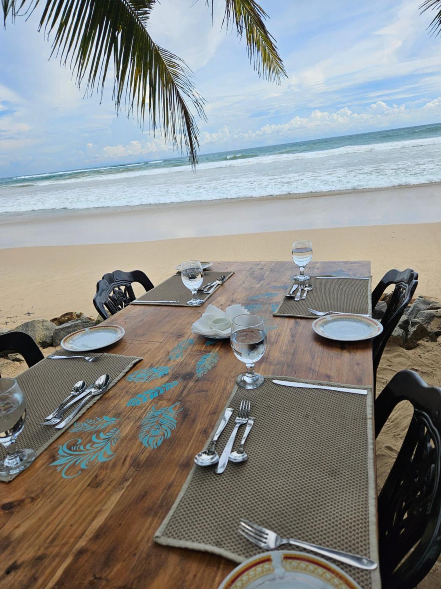 Balance Beach Resort Dikwella Bagian luar foto