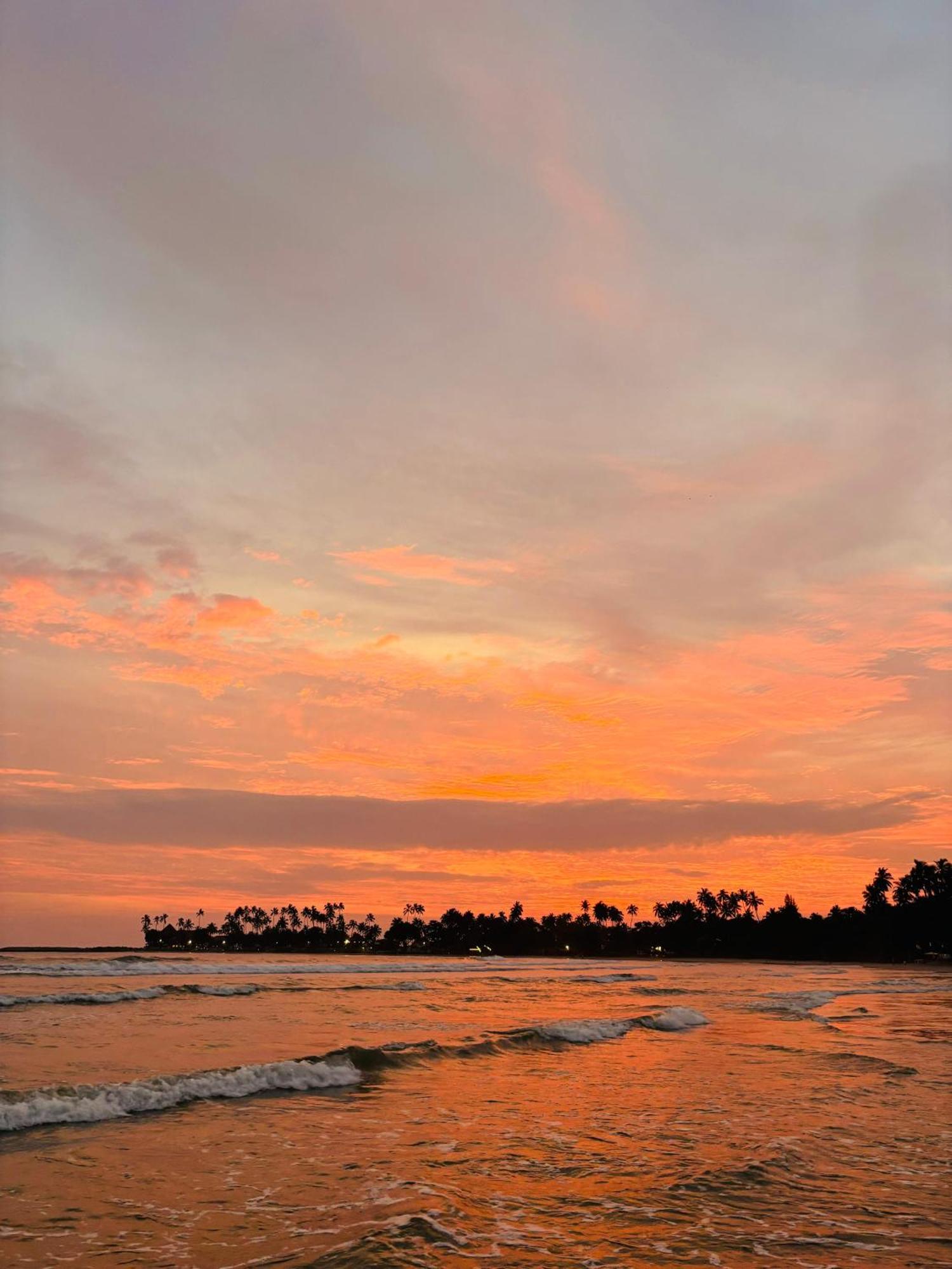 Balance Beach Resort Dikwella Bagian luar foto