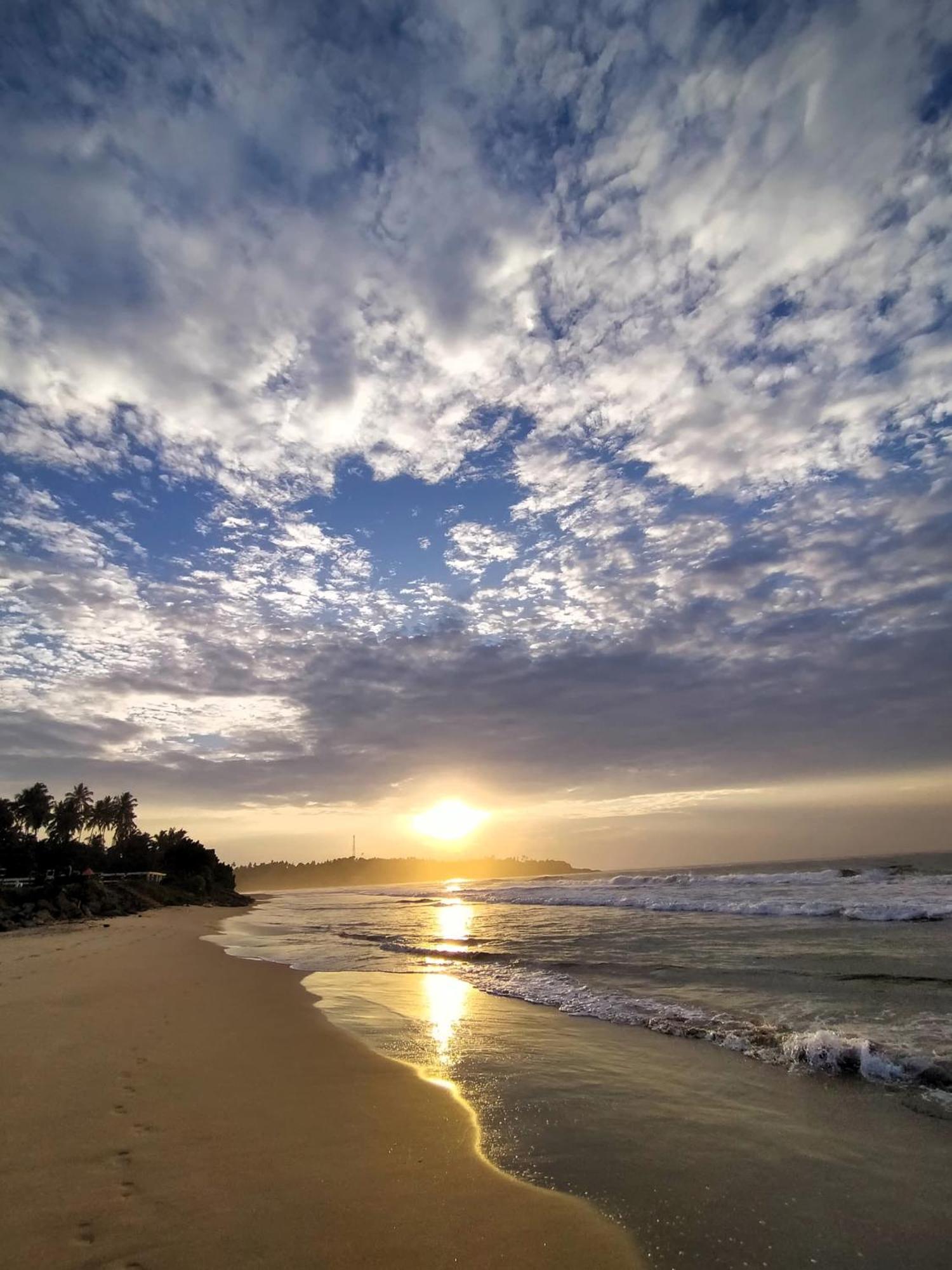 Balance Beach Resort Dikwella Bagian luar foto