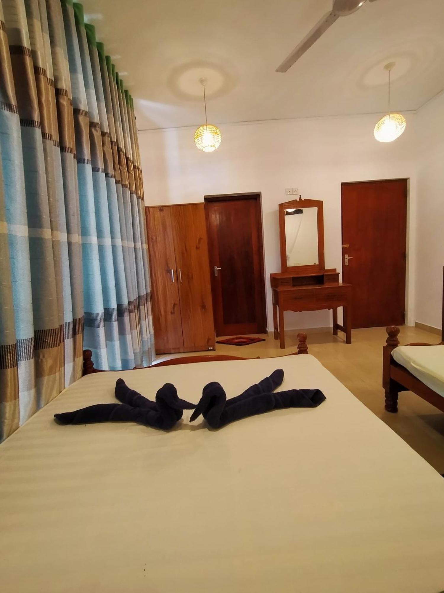Balance Beach Resort Dikwella Bagian luar foto