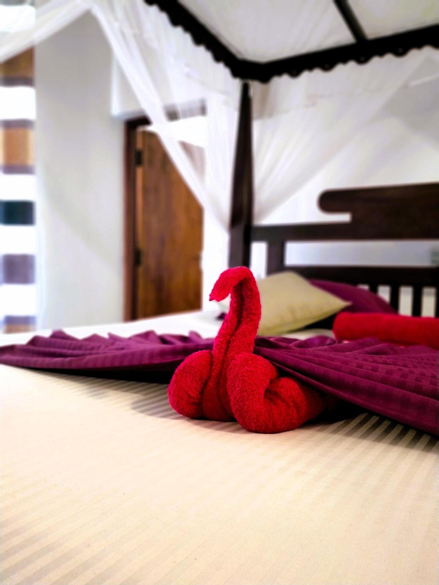 Balance Beach Resort Dikwella Bagian luar foto