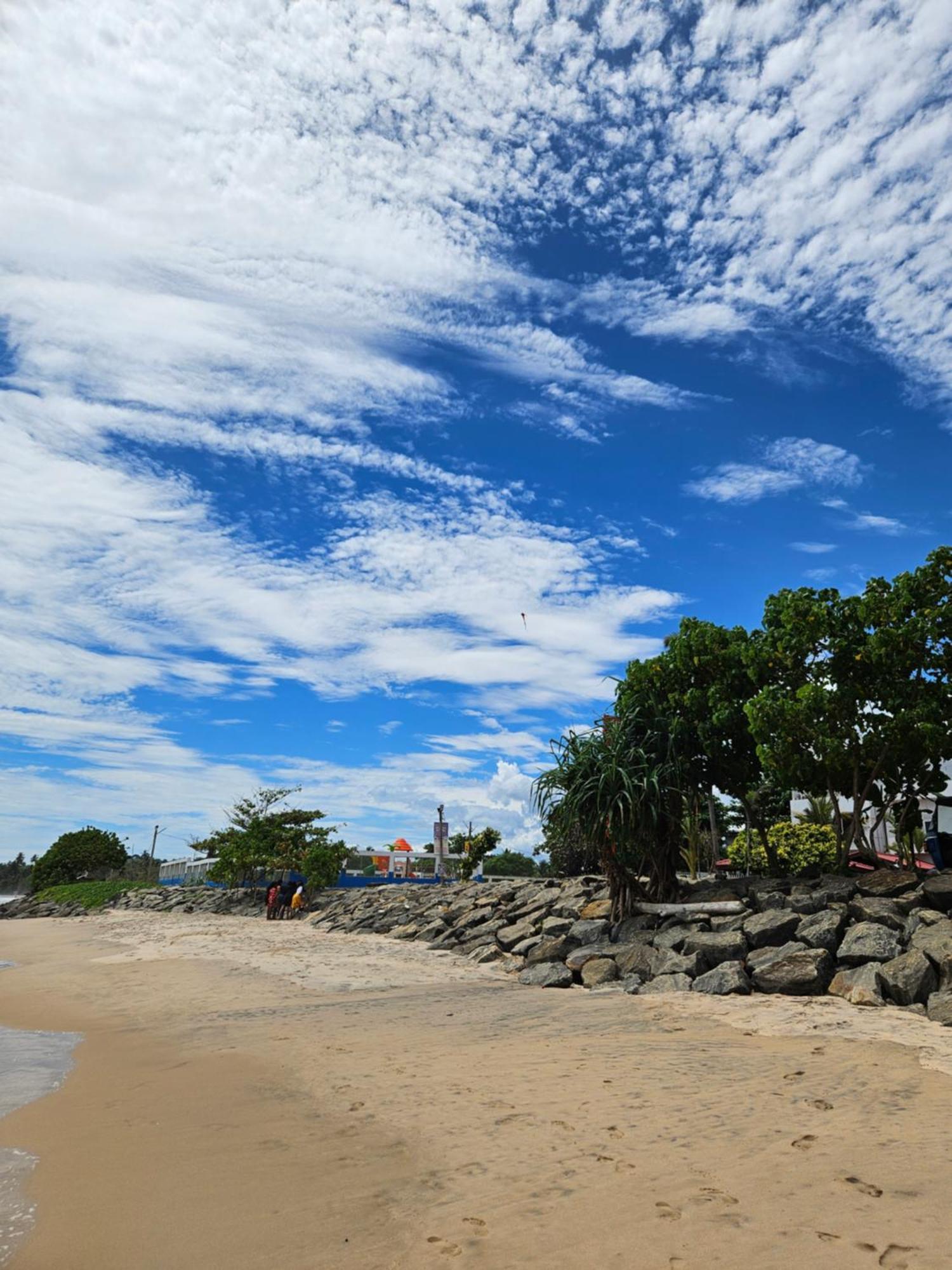 Balance Beach Resort Dikwella Bagian luar foto