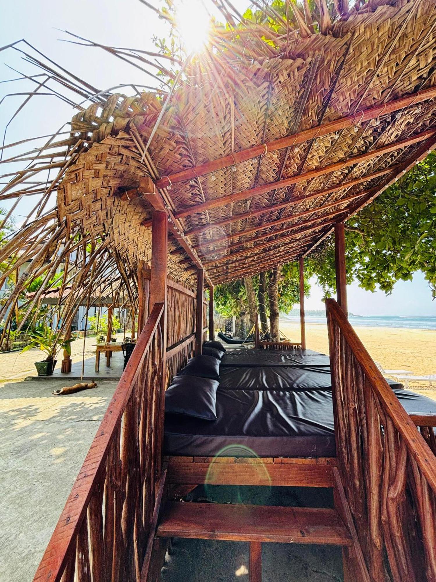 Balance Beach Resort Dikwella Bagian luar foto