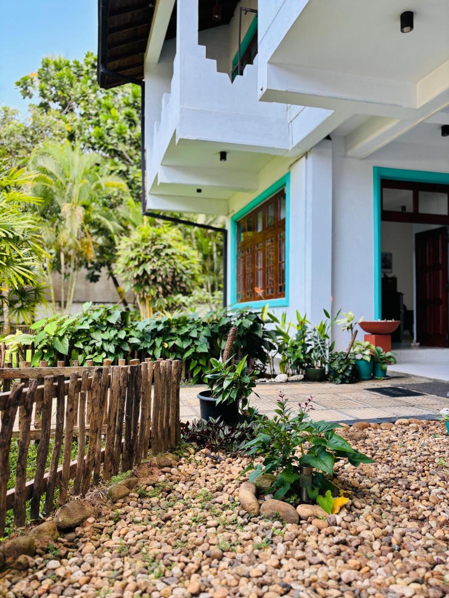 Balance Beach Resort Dikwella Bagian luar foto